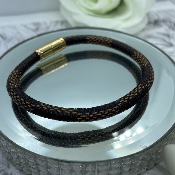 Brown And Black Pattern Magnetic Clasp Bracelet - Picture 5 of 11